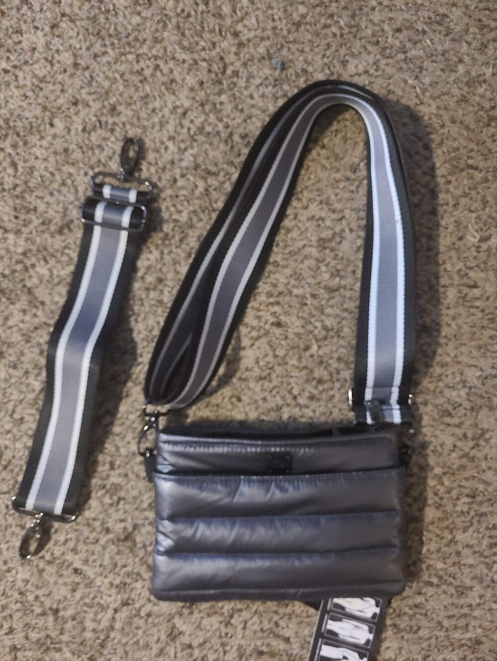 Think Royln Bum Bag/Crossbody - Picture 5 of 5